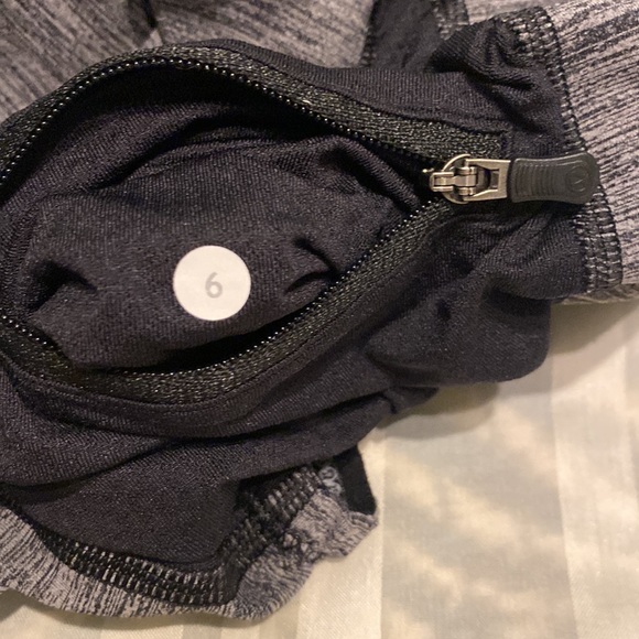 Lululemon - Picture 5 of 9